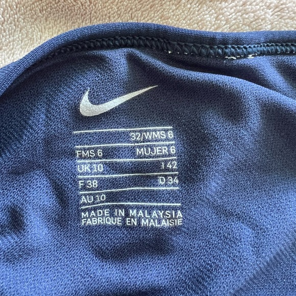 Nike one piece swimsuit. Size 32 - Picture 3 of 3